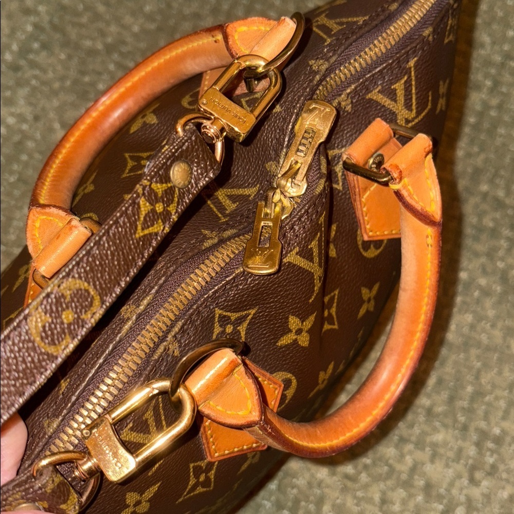 COA Louis Vuitton Monogram
ALMA PM
SATCHEL BAG & dust bag - Picture 13 of 17